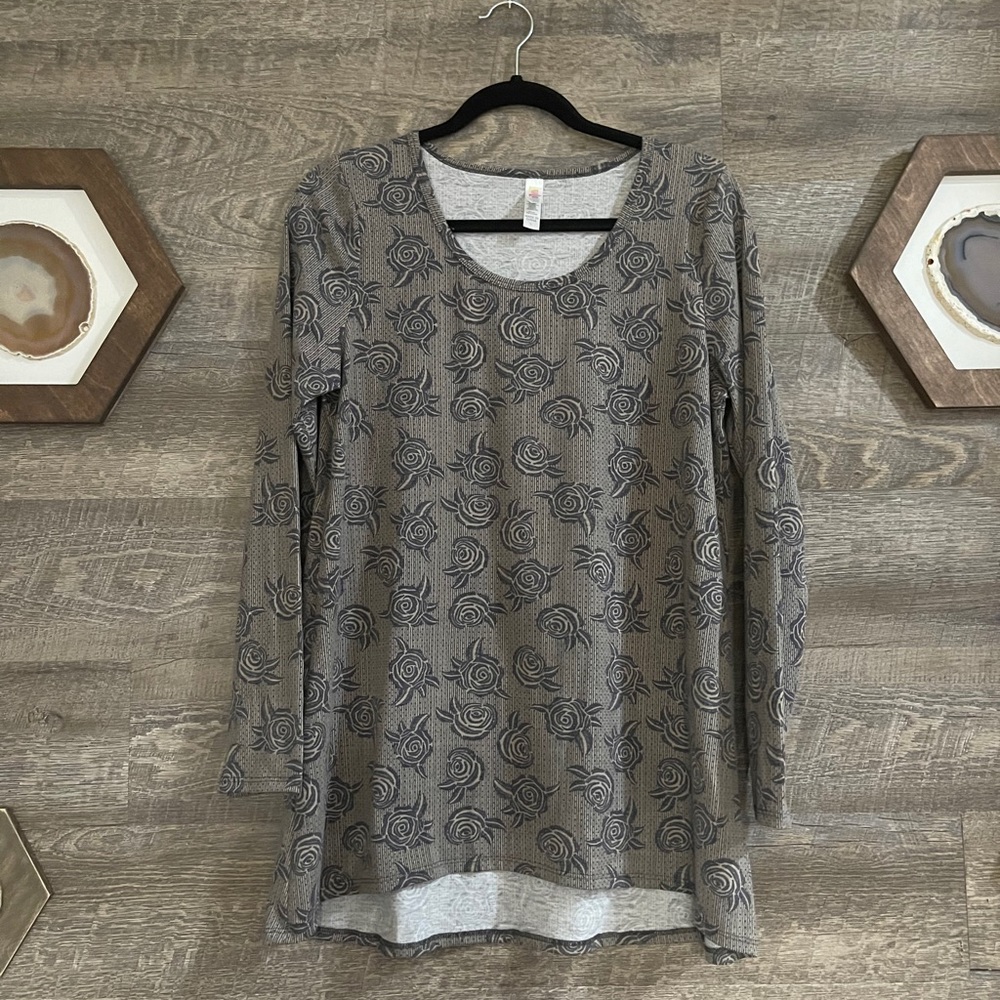 NWOT, Lularoe Lynnae Long Sleeve Floral Shirt
